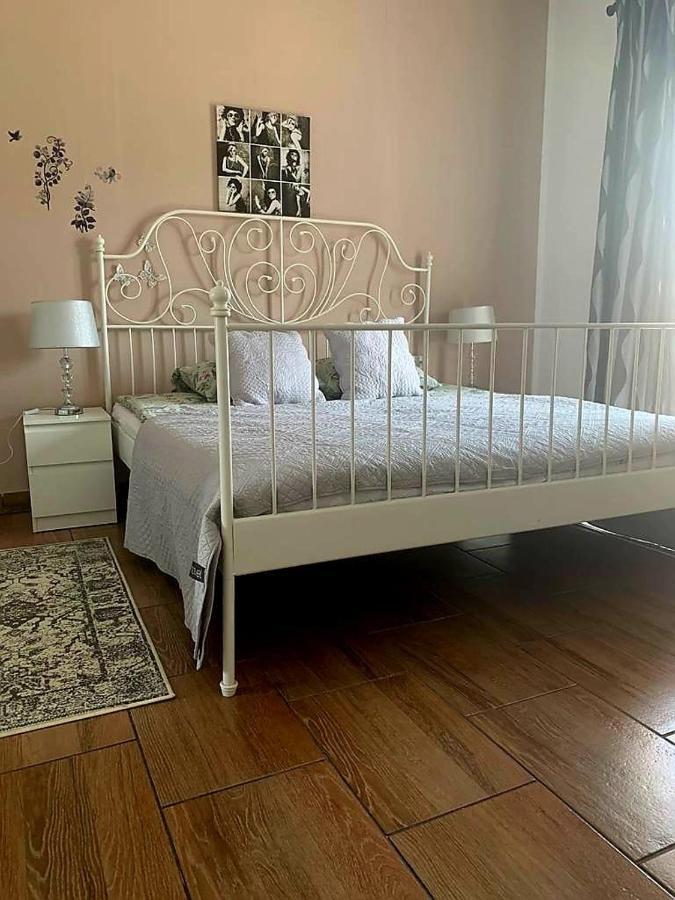Studio Apartmant Leona With Parking Place Split Luaran gambar