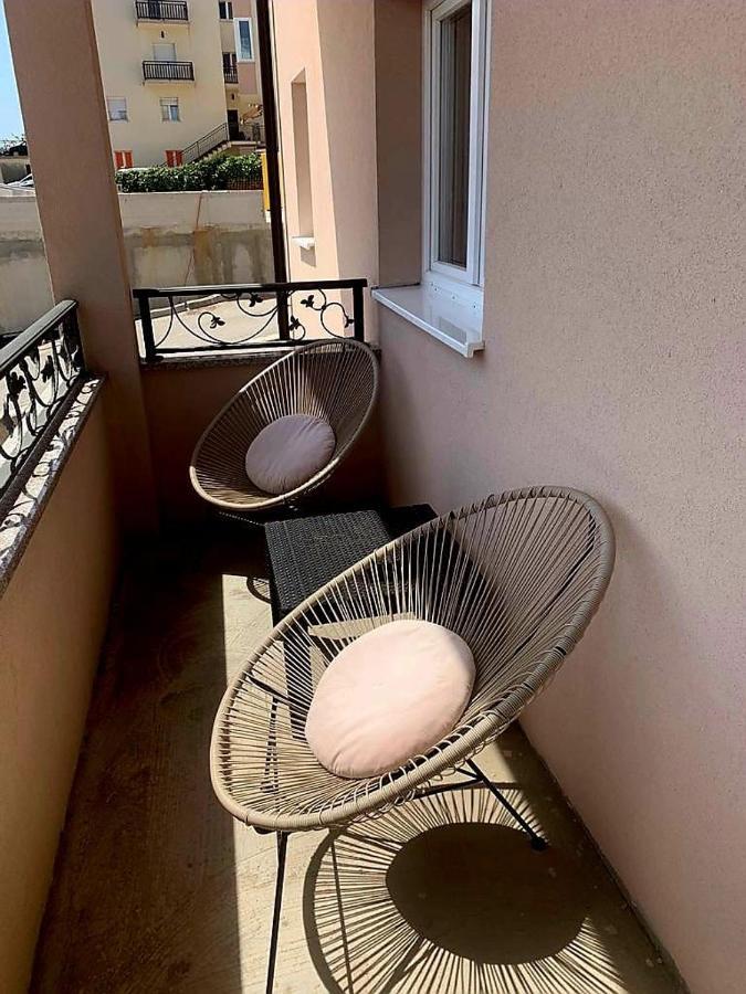 Studio Apartmant Leona With Parking Place Split Luaran gambar